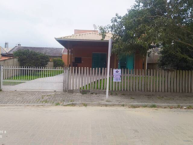 #82 - Casa para Venda em Itapoá - SC